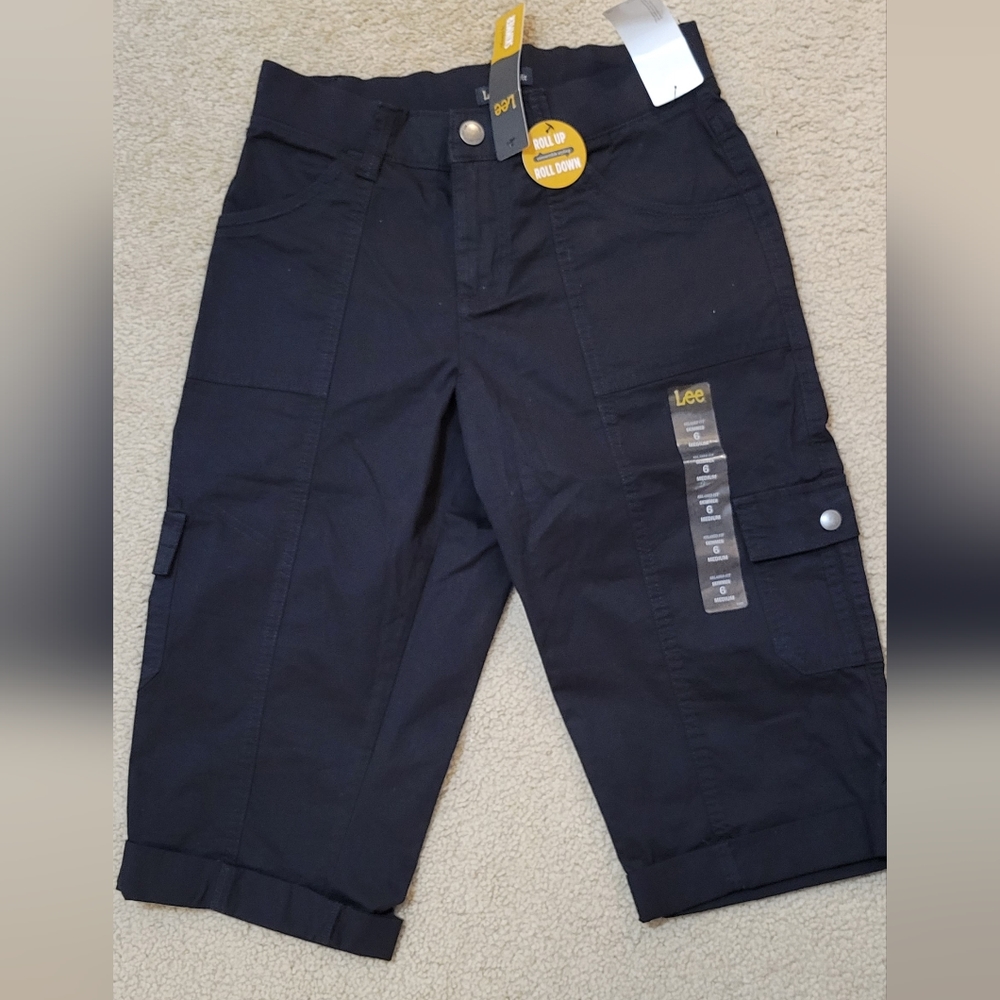NWT Lee capris, black